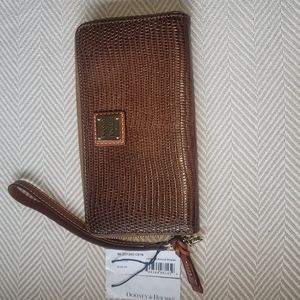 Dooney & Bourke Large Zip Around Wristlet. BRAND NEW, NEVER USED. CHESTNUT 100%